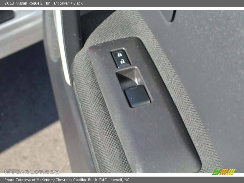 Brilliant Silver / Black 2013 Nissan Rogue S