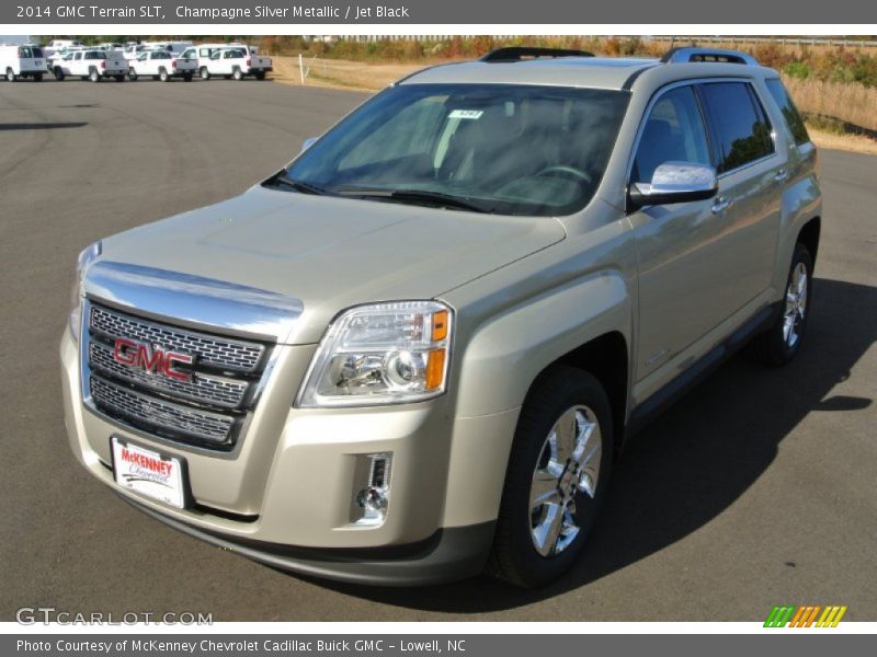 Front 3/4 View of 2014 Terrain SLT