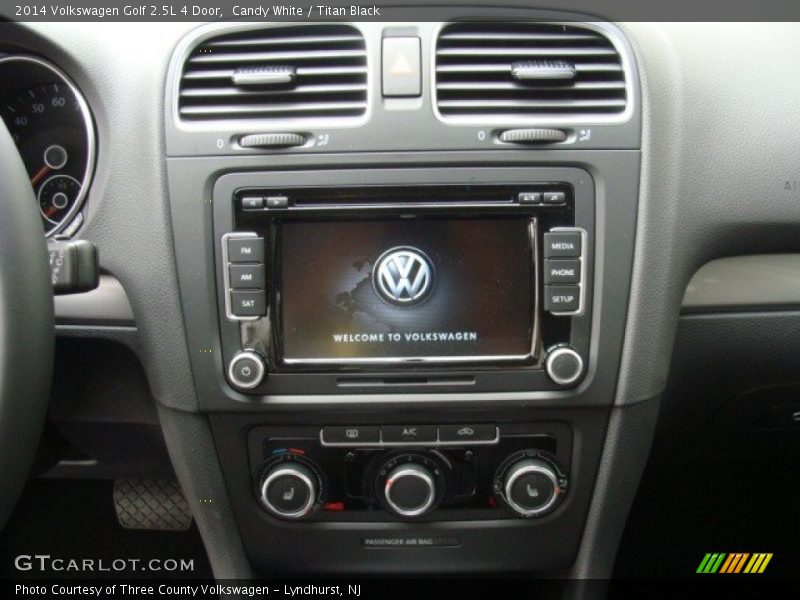Candy White / Titan Black 2014 Volkswagen Golf 2.5L 4 Door