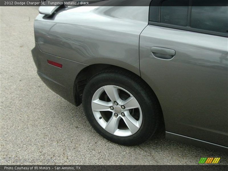 Tungsten Metallic / Black 2012 Dodge Charger SE