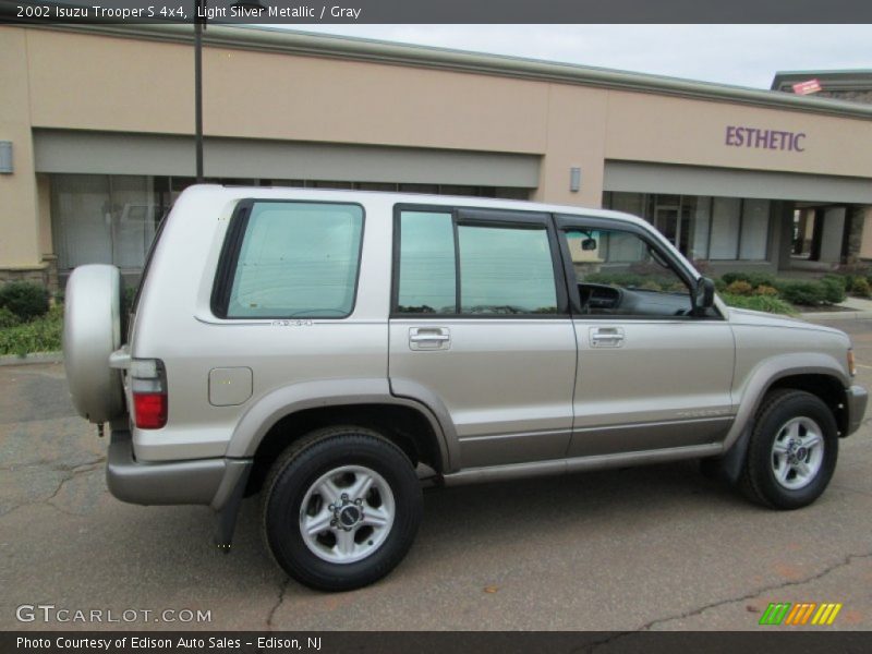 Light Silver Metallic / Gray 2002 Isuzu Trooper S 4x4
