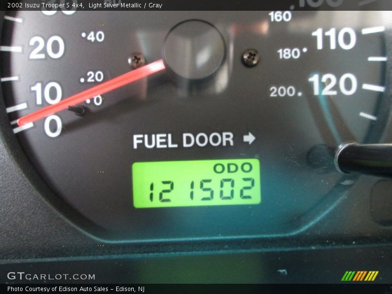 Light Silver Metallic / Gray 2002 Isuzu Trooper S 4x4