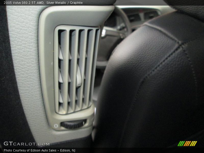 Silver Metallic / Graphite 2005 Volvo S60 2.5T AWD