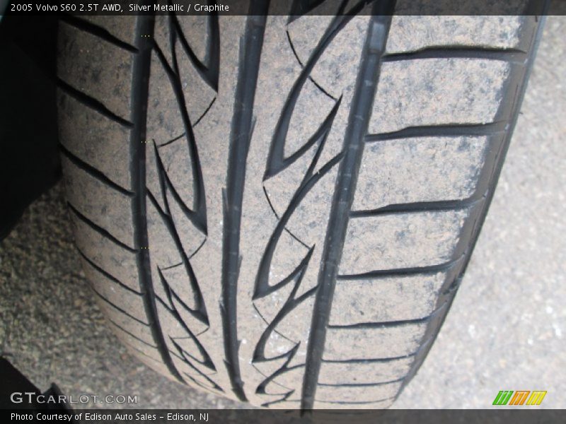 Silver Metallic / Graphite 2005 Volvo S60 2.5T AWD