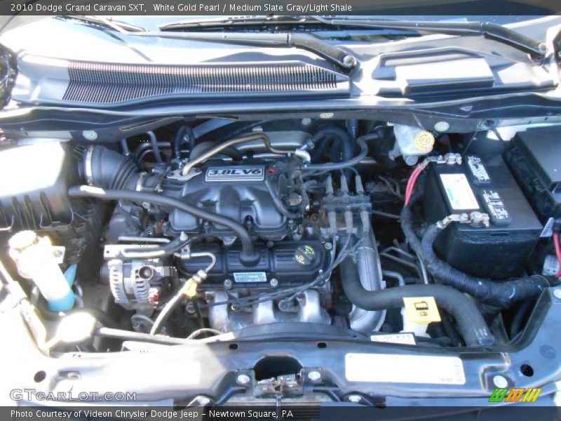 White Gold Pearl / Medium Slate Gray/Light Shale 2010 Dodge Grand Caravan SXT