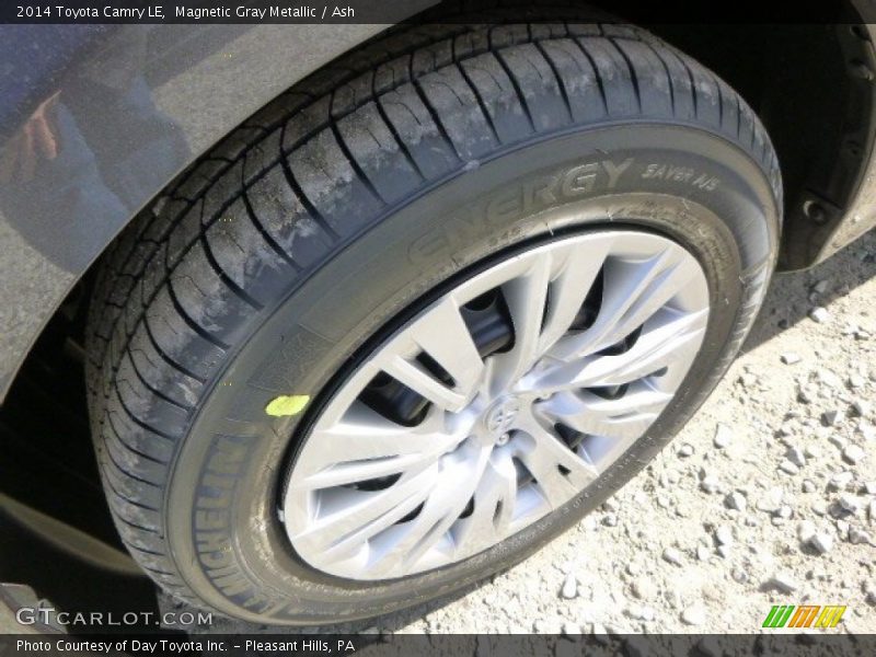 Magnetic Gray Metallic / Ash 2014 Toyota Camry LE