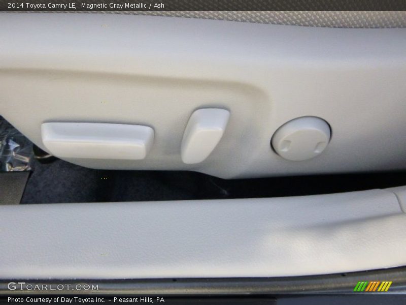 Magnetic Gray Metallic / Ash 2014 Toyota Camry LE