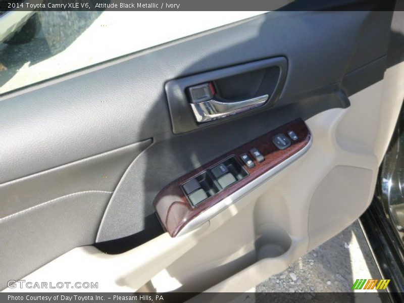 Attitude Black Metallic / Ivory 2014 Toyota Camry XLE V6