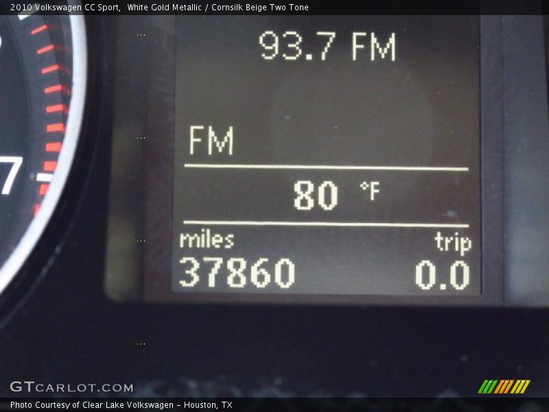 White Gold Metallic / Cornsilk Beige Two Tone 2010 Volkswagen CC Sport