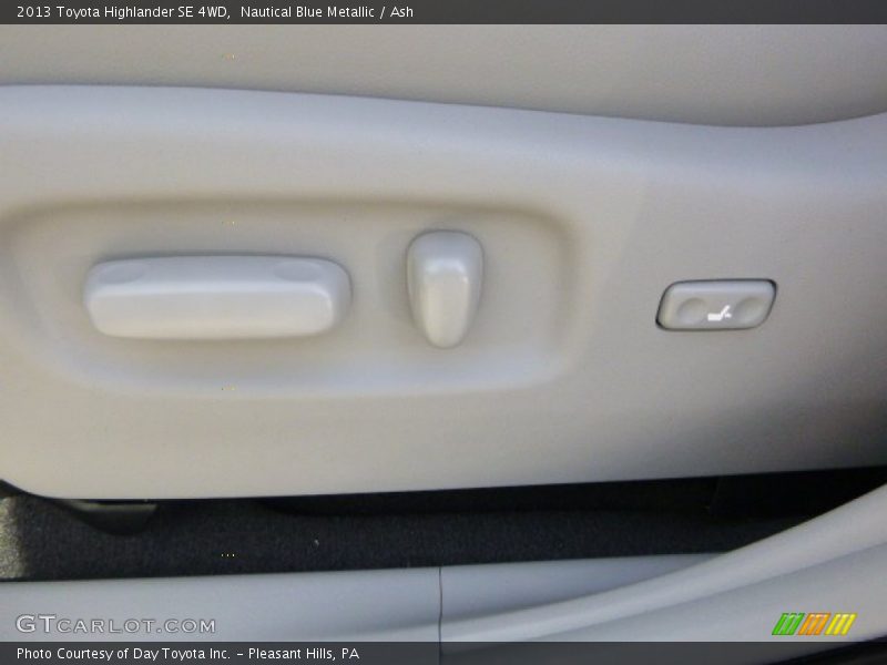 Nautical Blue Metallic / Ash 2013 Toyota Highlander SE 4WD