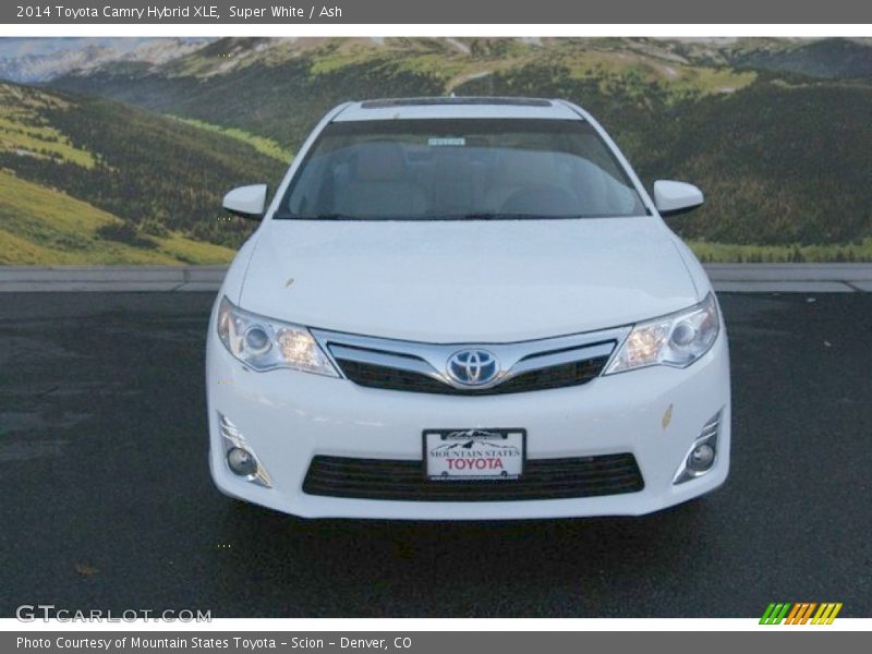 Super White / Ash 2014 Toyota Camry Hybrid XLE
