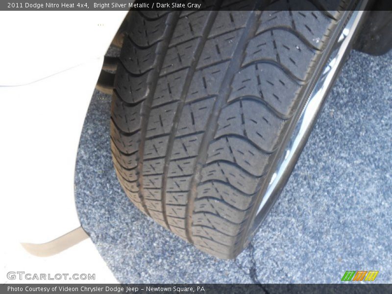 Bright Silver Metallic / Dark Slate Gray 2011 Dodge Nitro Heat 4x4