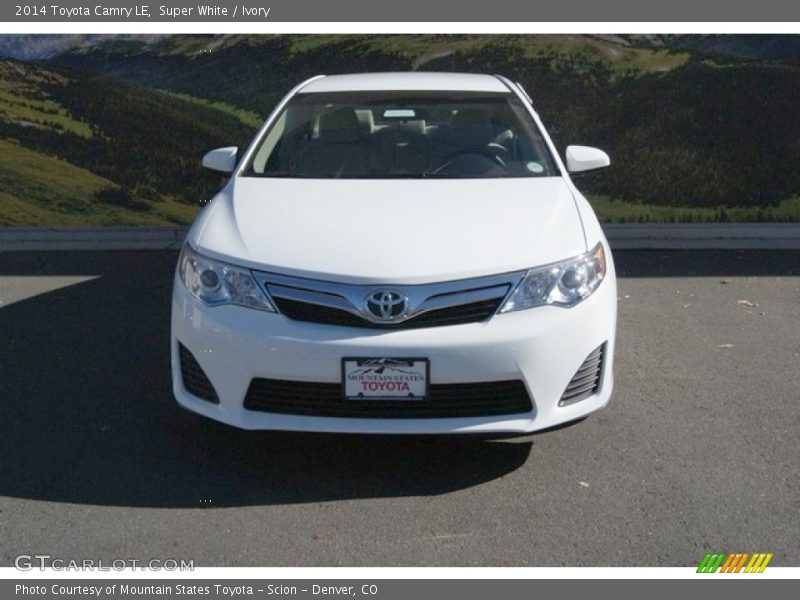 Super White / Ivory 2014 Toyota Camry LE