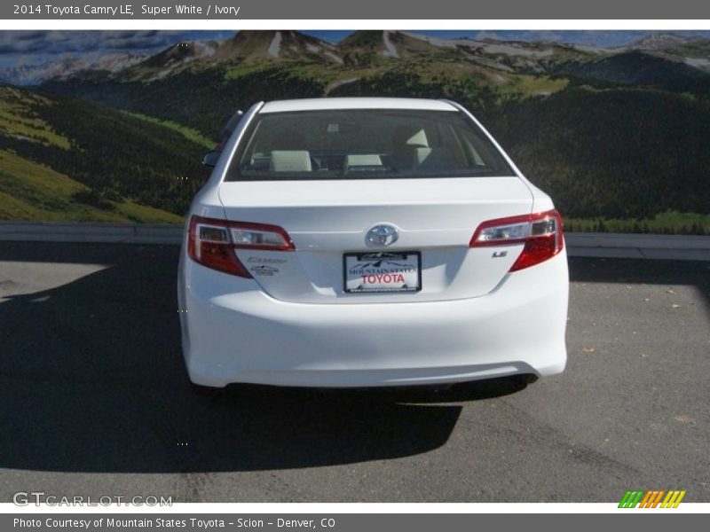 Super White / Ivory 2014 Toyota Camry LE