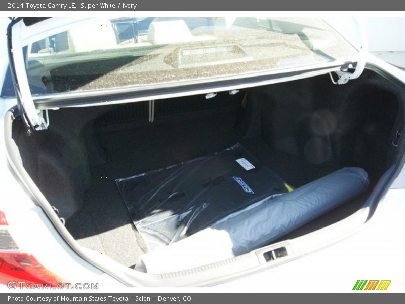 Super White / Ivory 2014 Toyota Camry LE