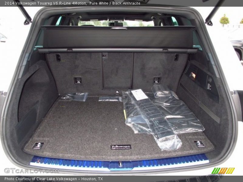 Pure White / Black Anthracite 2014 Volkswagen Touareg V6 R-Line 4Motion