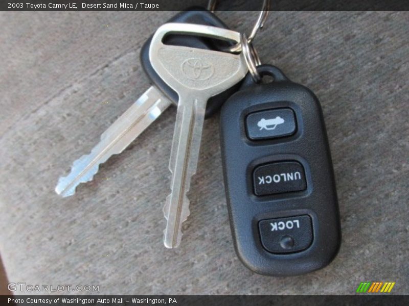 Desert Sand Mica / Taupe 2003 Toyota Camry LE