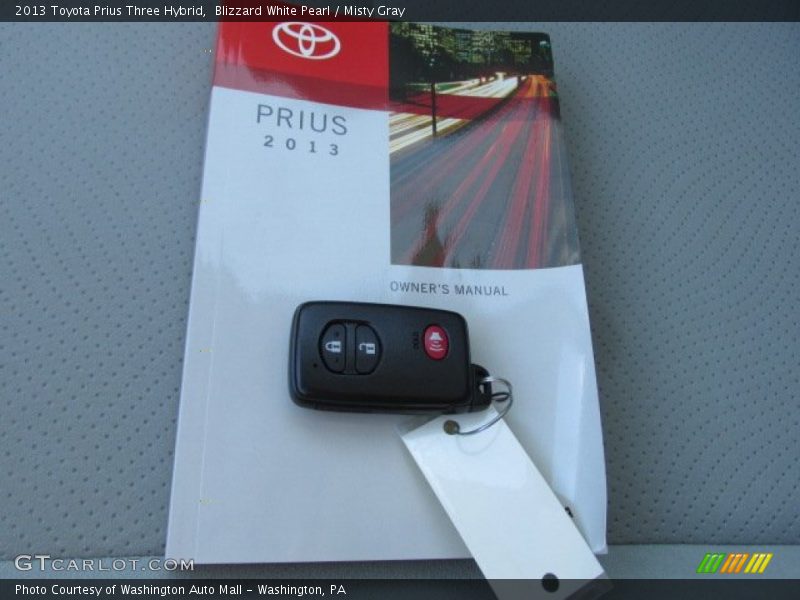 Blizzard White Pearl / Misty Gray 2013 Toyota Prius Three Hybrid
