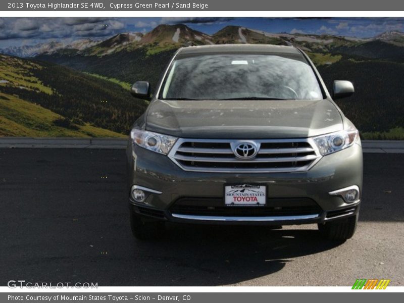 Cypress Green Pearl / Sand Beige 2013 Toyota Highlander SE 4WD