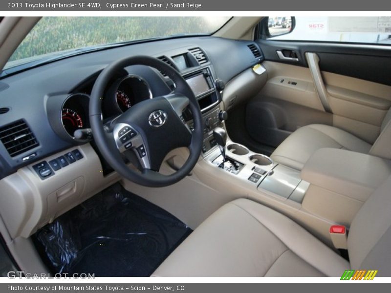 Cypress Green Pearl / Sand Beige 2013 Toyota Highlander SE 4WD