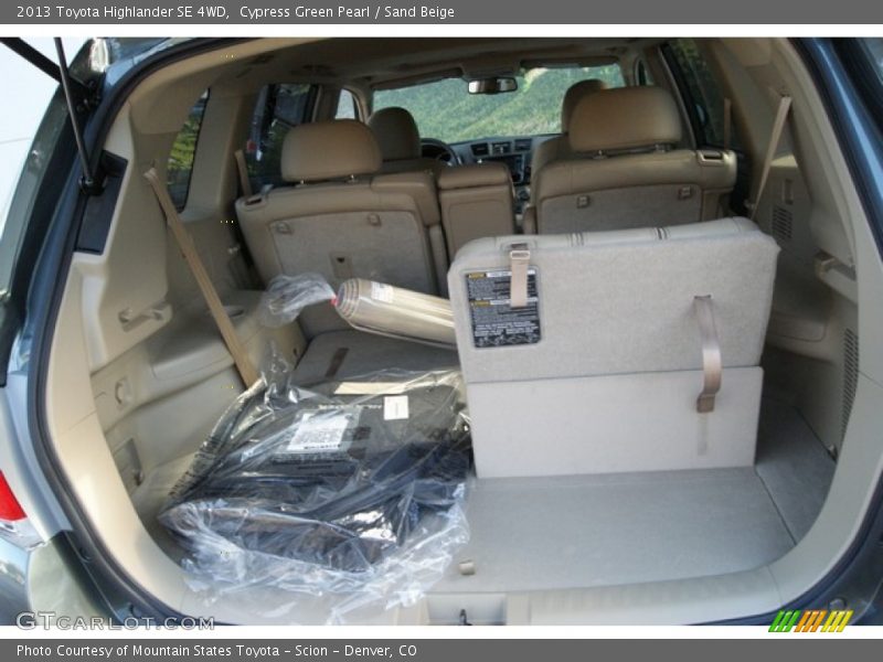 Cypress Green Pearl / Sand Beige 2013 Toyota Highlander SE 4WD