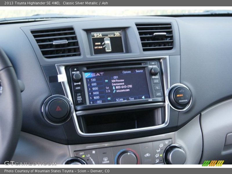 Classic Silver Metallic / Ash 2013 Toyota Highlander SE 4WD