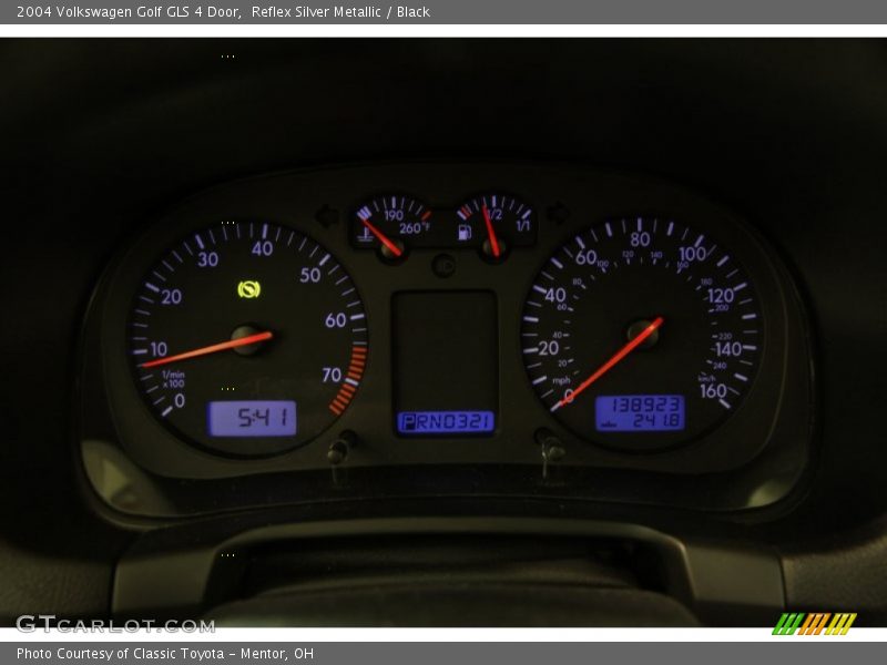 Reflex Silver Metallic / Black 2004 Volkswagen Golf GLS 4 Door