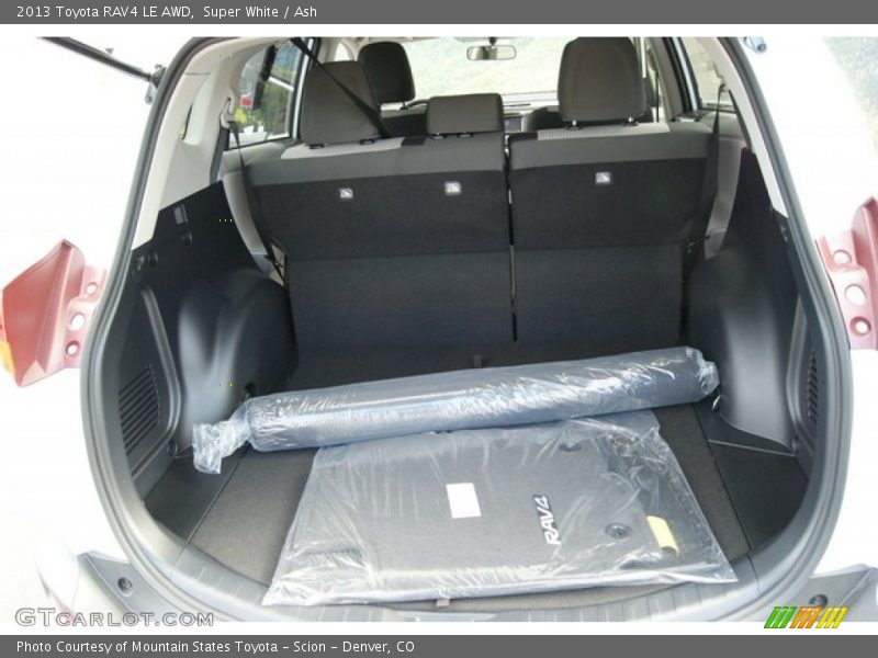 Super White / Ash 2013 Toyota RAV4 LE AWD