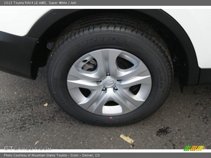 Super White / Ash 2013 Toyota RAV4 LE AWD