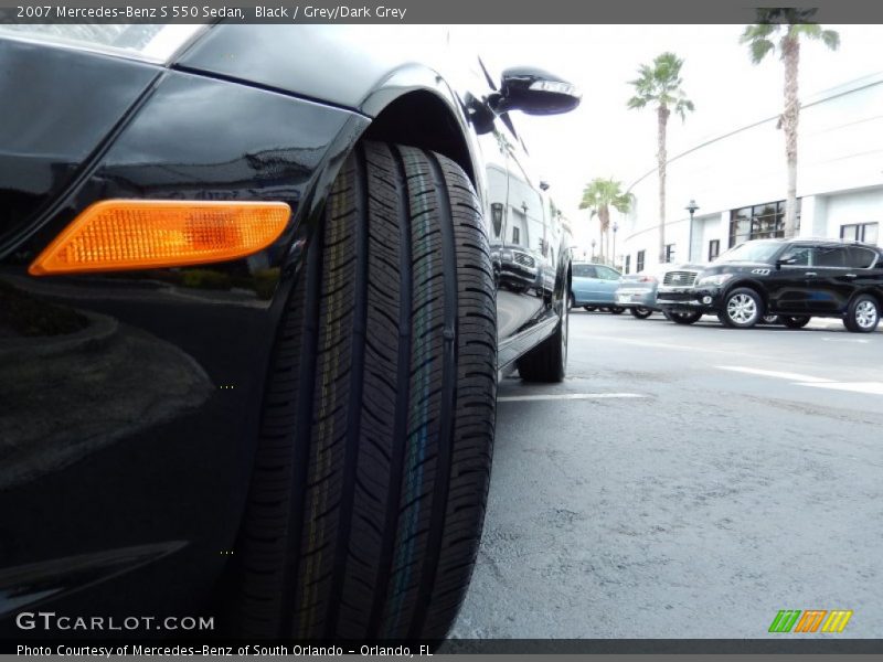 Black / Grey/Dark Grey 2007 Mercedes-Benz S 550 Sedan