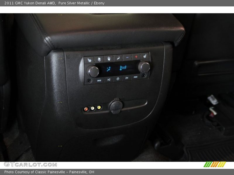 Pure Silver Metallic / Ebony 2011 GMC Yukon Denali AWD