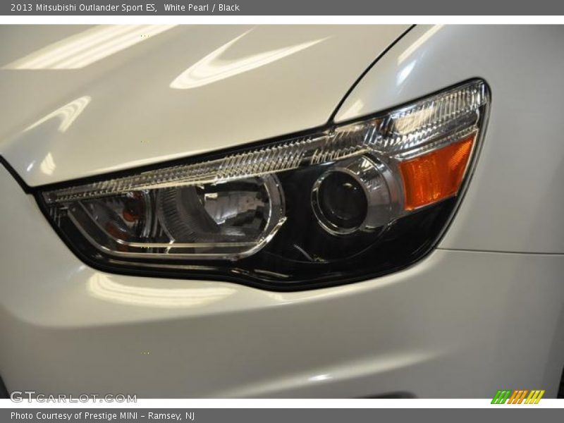 White Pearl / Black 2013 Mitsubishi Outlander Sport ES