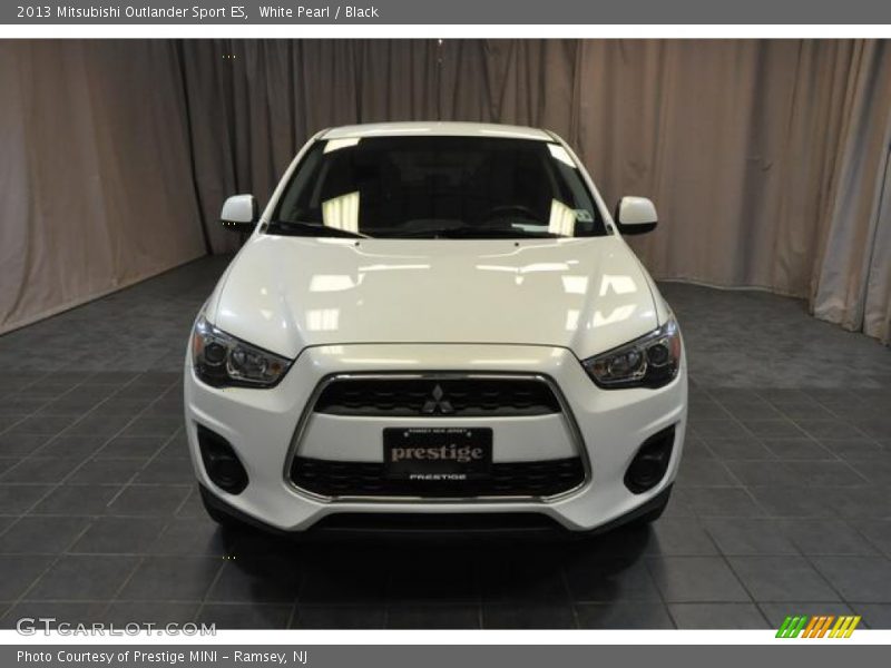 White Pearl / Black 2013 Mitsubishi Outlander Sport ES