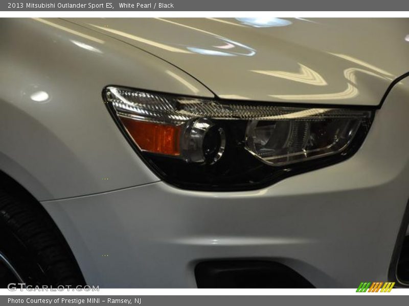 White Pearl / Black 2013 Mitsubishi Outlander Sport ES