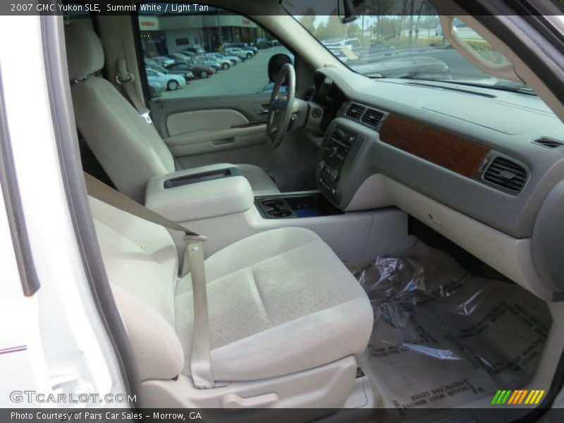 Summit White / Light Tan 2007 GMC Yukon SLE