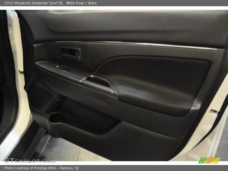 White Pearl / Black 2013 Mitsubishi Outlander Sport ES