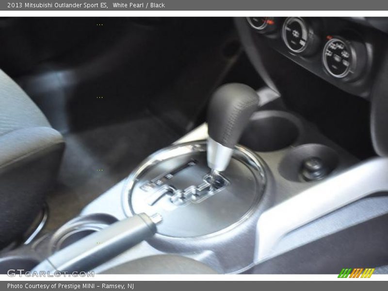 White Pearl / Black 2013 Mitsubishi Outlander Sport ES