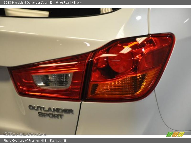 White Pearl / Black 2013 Mitsubishi Outlander Sport ES