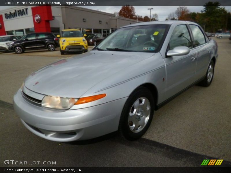 Bright Silver / Gray 2002 Saturn L Series L300 Sedan