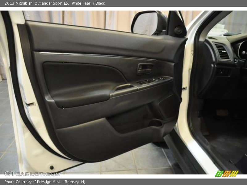White Pearl / Black 2013 Mitsubishi Outlander Sport ES