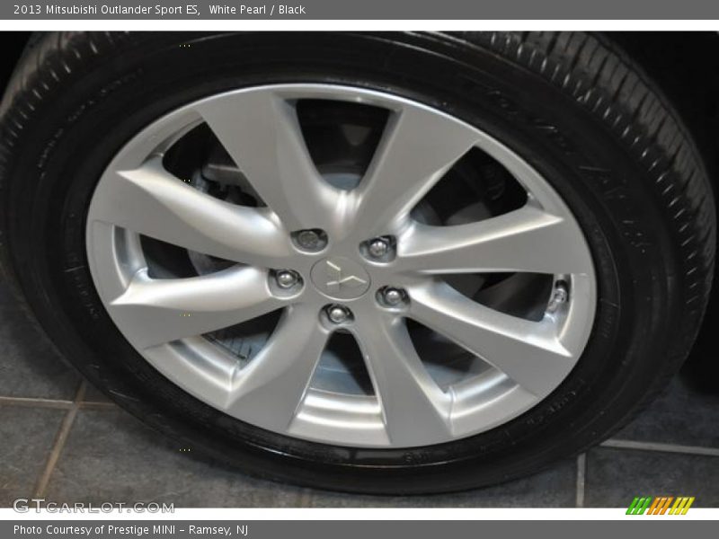 White Pearl / Black 2013 Mitsubishi Outlander Sport ES