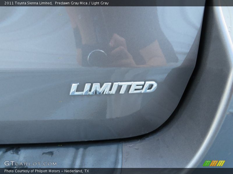 Predawn Gray Mica / Light Gray 2011 Toyota Sienna Limited