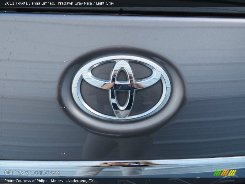 Predawn Gray Mica / Light Gray 2011 Toyota Sienna Limited