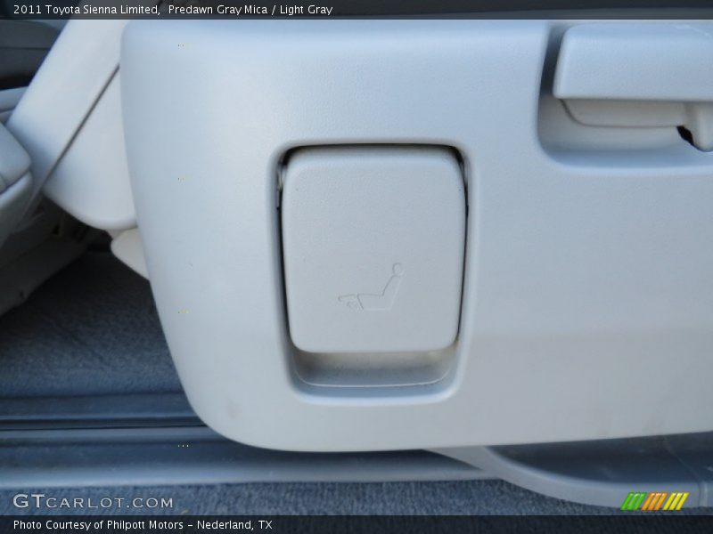 Predawn Gray Mica / Light Gray 2011 Toyota Sienna Limited