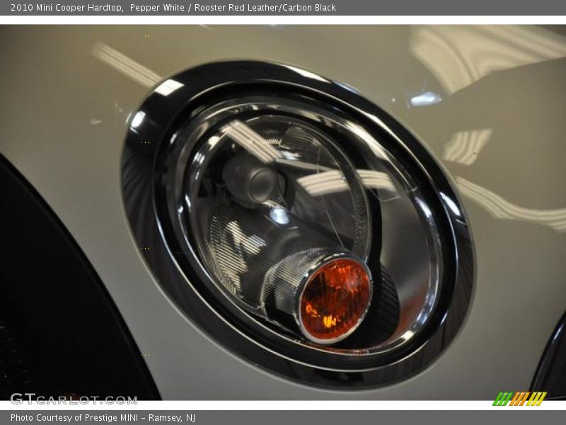 Pepper White / Rooster Red Leather/Carbon Black 2010 Mini Cooper Hardtop
