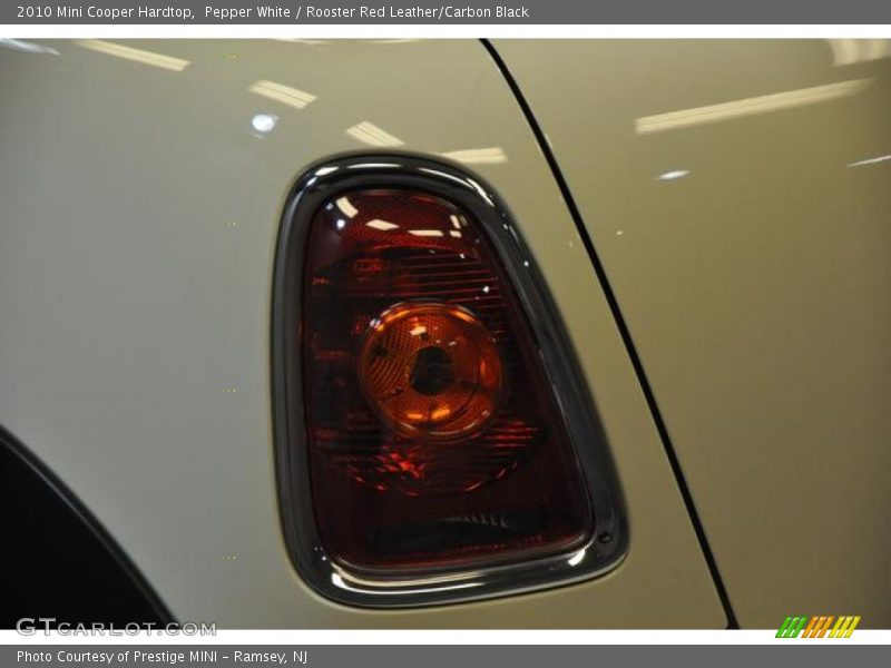Pepper White / Rooster Red Leather/Carbon Black 2010 Mini Cooper Hardtop
