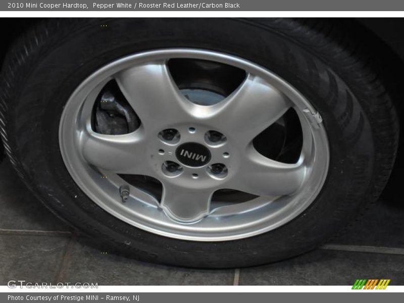 Pepper White / Rooster Red Leather/Carbon Black 2010 Mini Cooper Hardtop