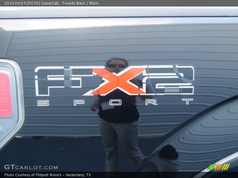 Tuxedo Black / Black 2010 Ford F150 FX2 SuperCab