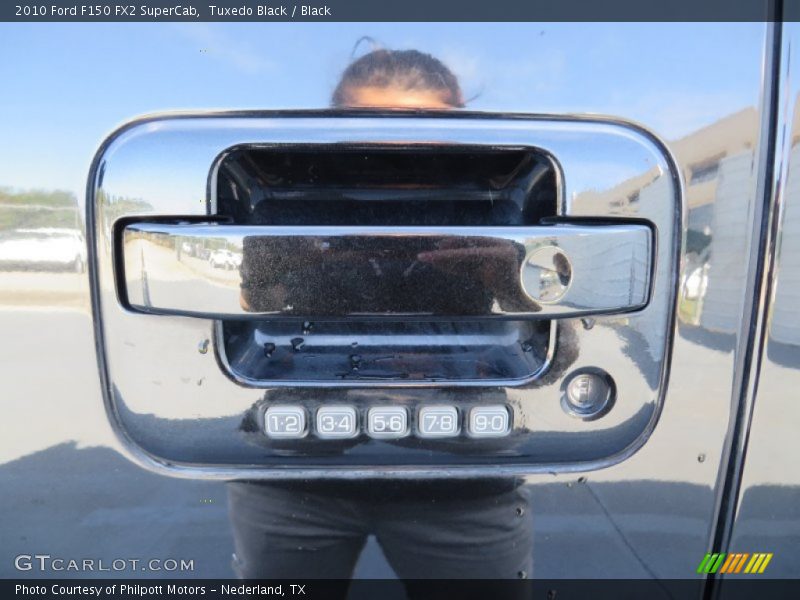 Tuxedo Black / Black 2010 Ford F150 FX2 SuperCab