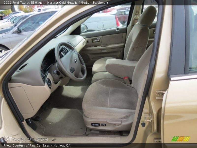 Harvest Gold Metallic / Medium Parchment 2001 Ford Taurus SE Wagon